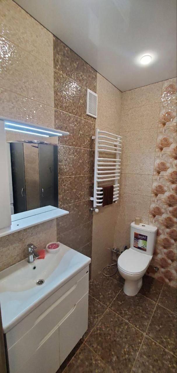 Atlant Luxury Family Apart Поряд З Тц Депот, Безконтактне Заселення Chernivtsi Exterior photo